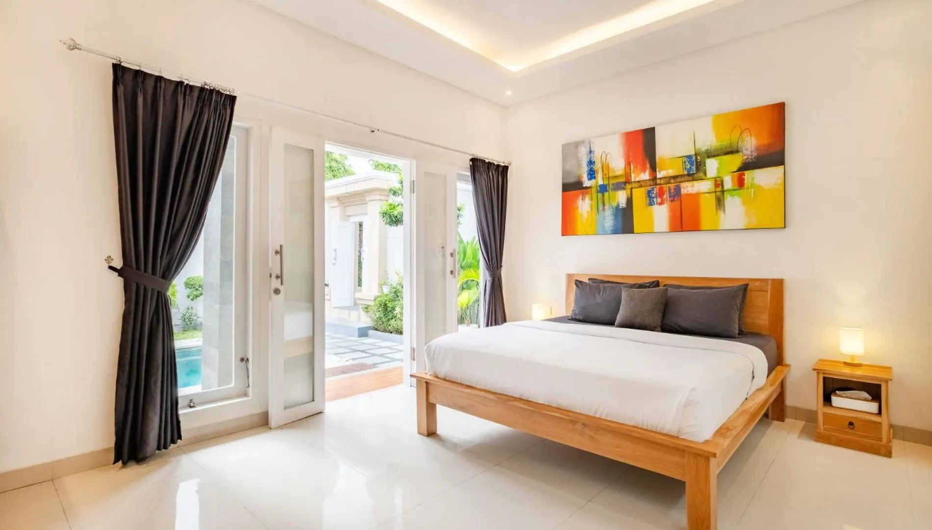 Amazing Villa In Oberoi Top Location Seminyak