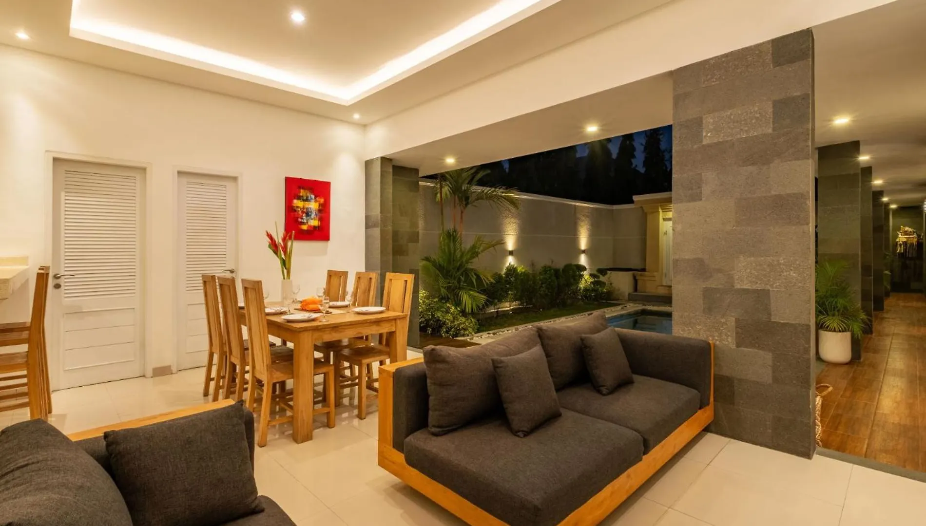Amazing Villa In Oberoi Top Location 세미냑
